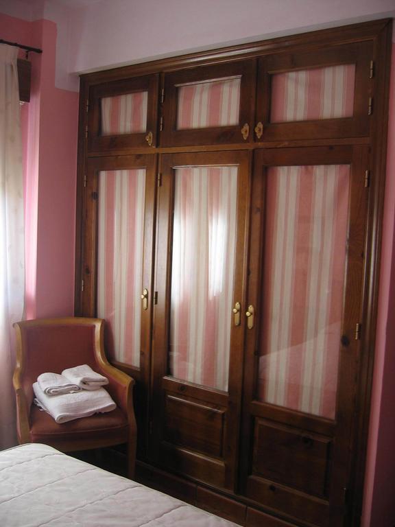 Apartamentos El Pajar Del Abuelo Peralejos de las Truchas Quarto foto