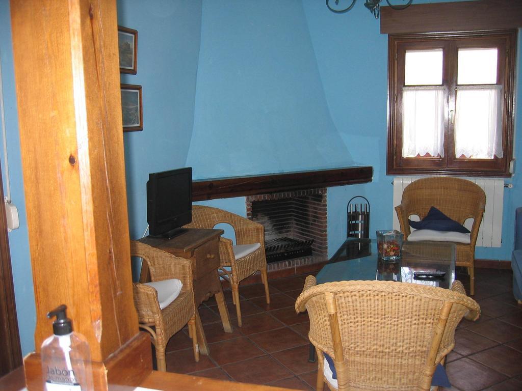 Apartamentos El Pajar Del Abuelo Peralejos de las Truchas Quarto foto