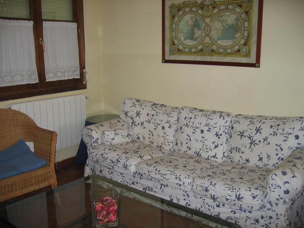 Apartamentos El Pajar Del Abuelo Peralejos de las Truchas Quarto foto